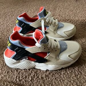 Brand New Nike Huaraches
